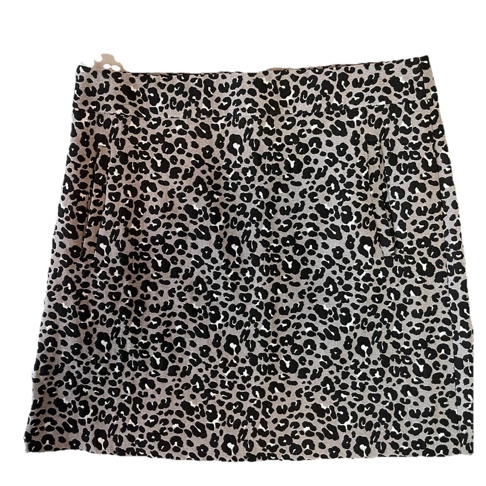 LOFT Leopard animal Print Short Skirt Size 10 Lined stretch skirt